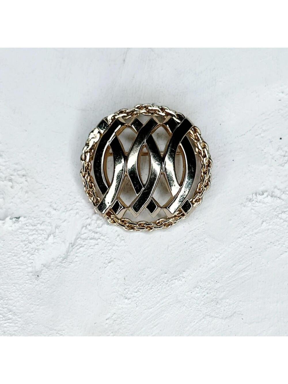 427u. Goldtone Monet Brooch Vintage